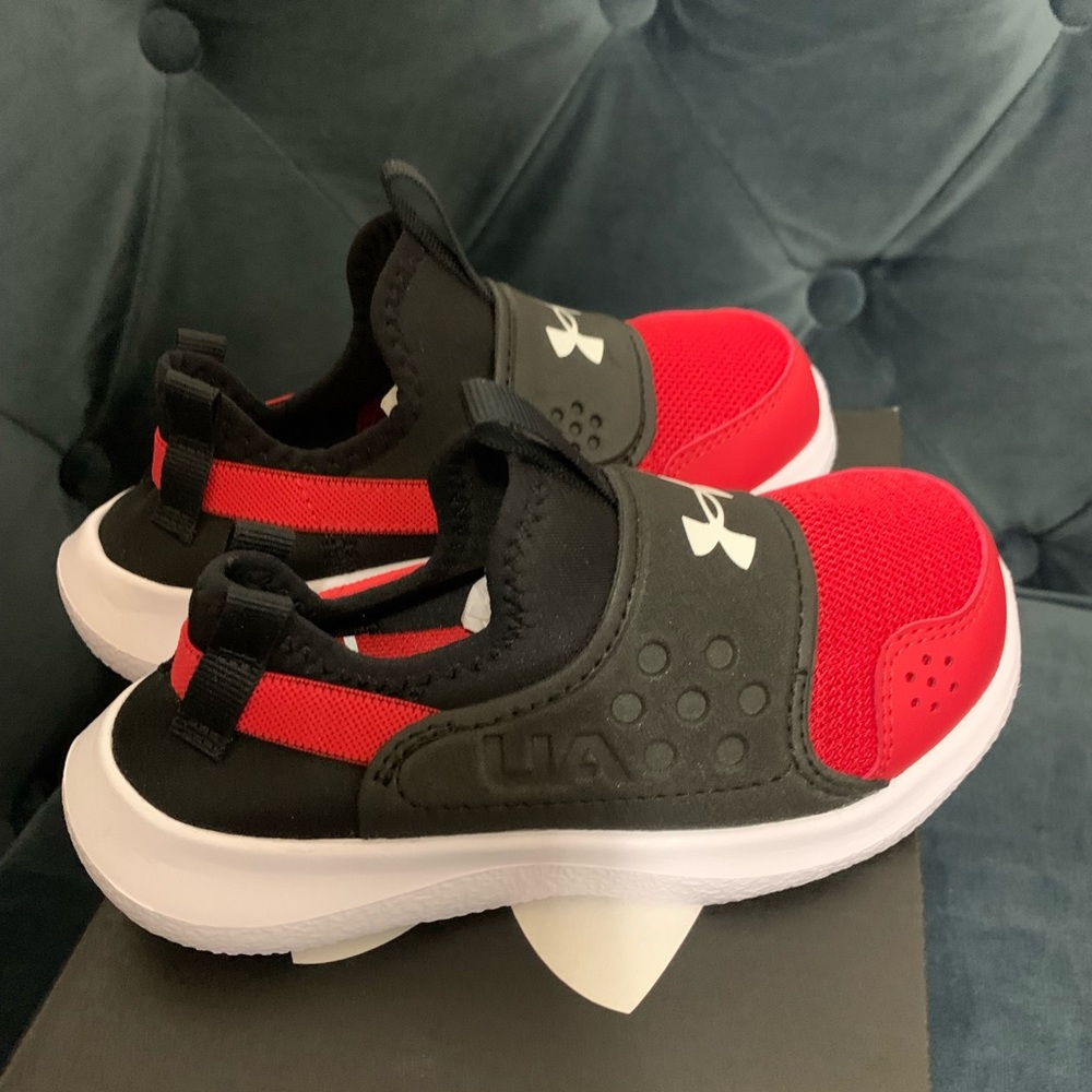 BRAND NEW in Box! Under Armour Size 9